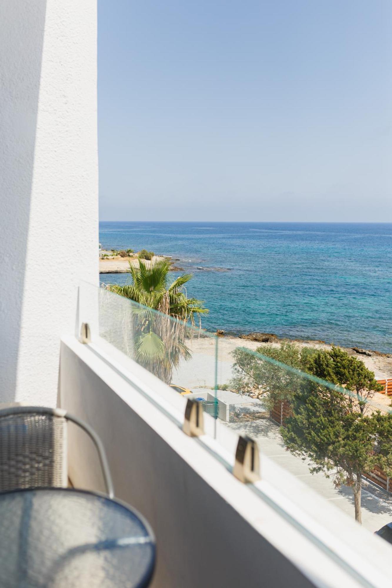 فندق Azure Bay Ayia Varvara المظهر الخارجي الصورة