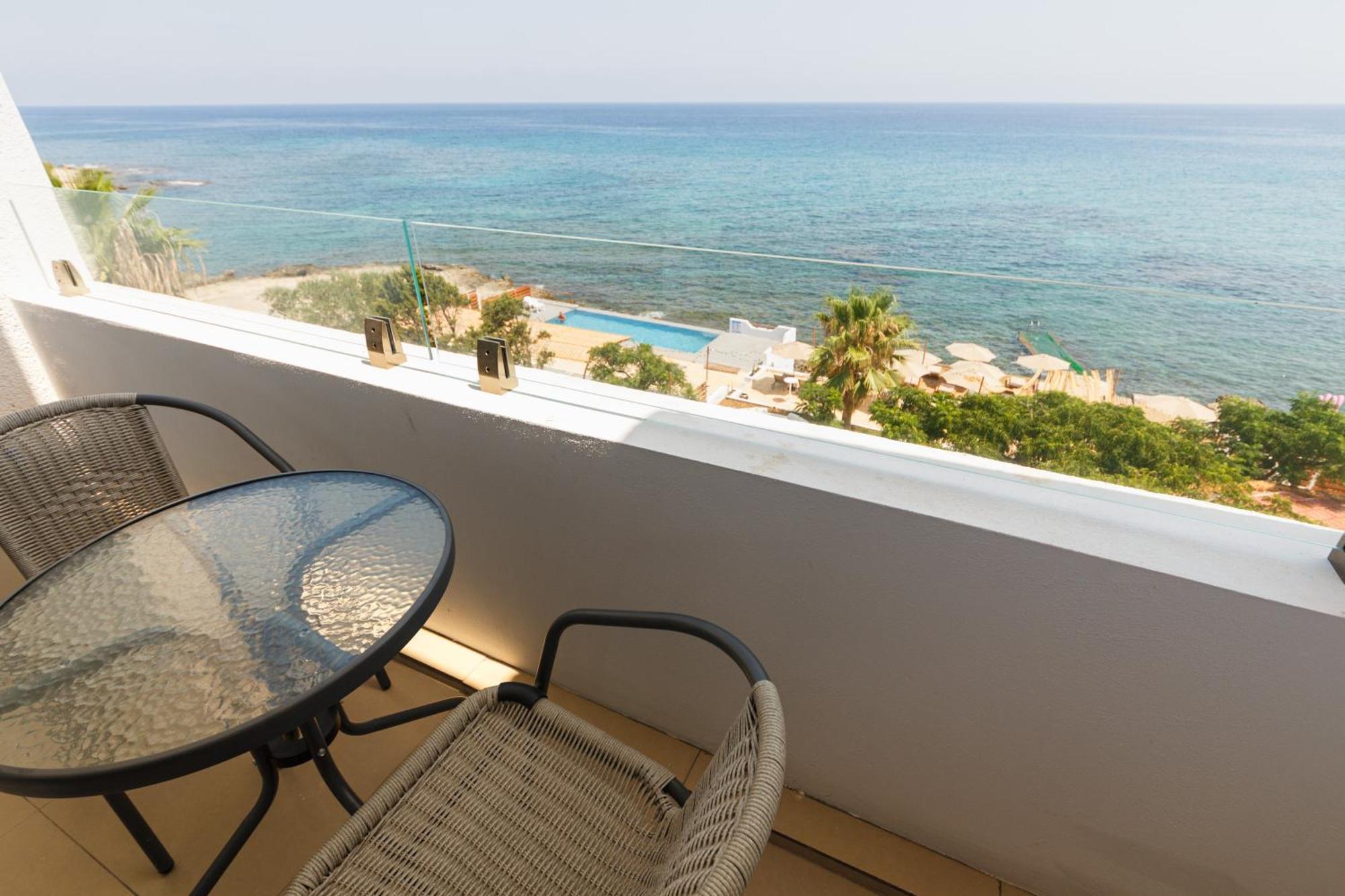 فندق Azure Bay Ayia Varvara المظهر الخارجي الصورة