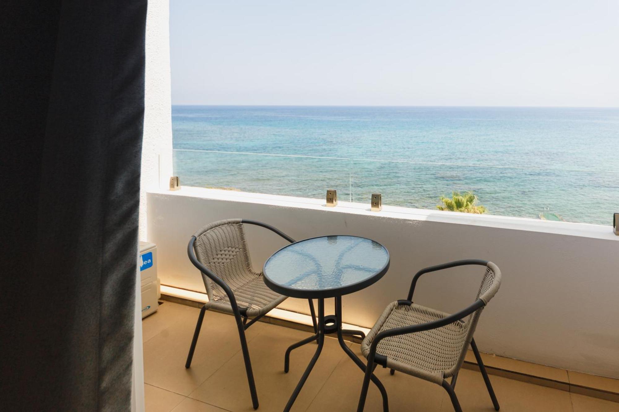 فندق Azure Bay Ayia Varvara المظهر الخارجي الصورة