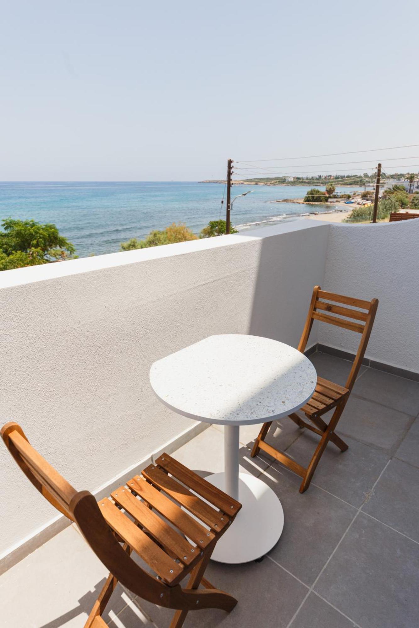 فندق Azure Bay Ayia Varvara المظهر الخارجي الصورة