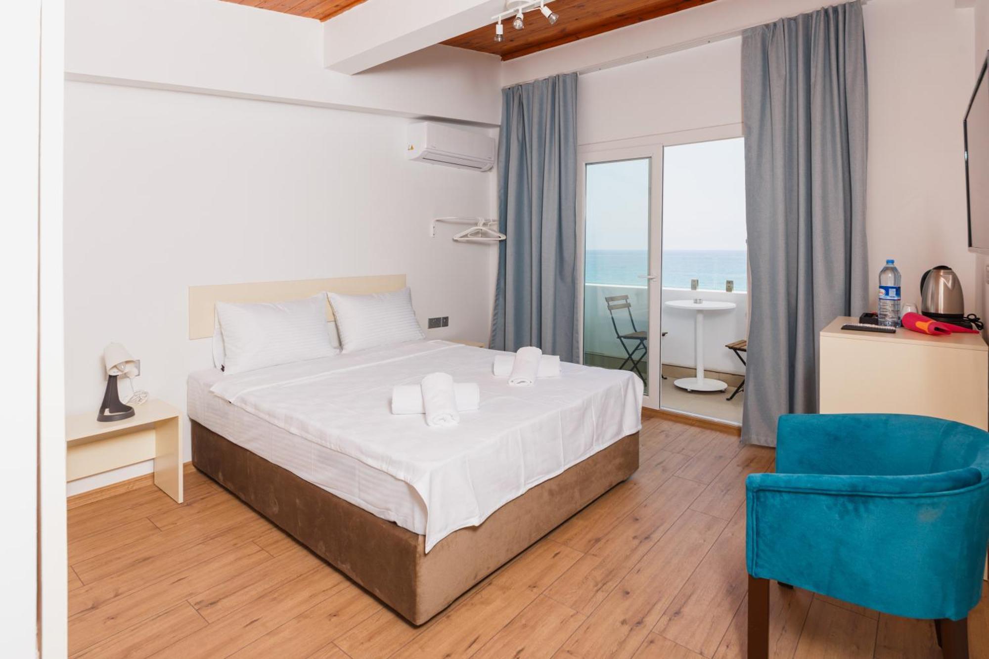 فندق Azure Bay Ayia Varvara المظهر الخارجي الصورة