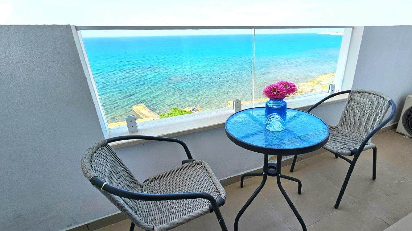 فندق Azure Bay Ayia Varvara المظهر الخارجي الصورة