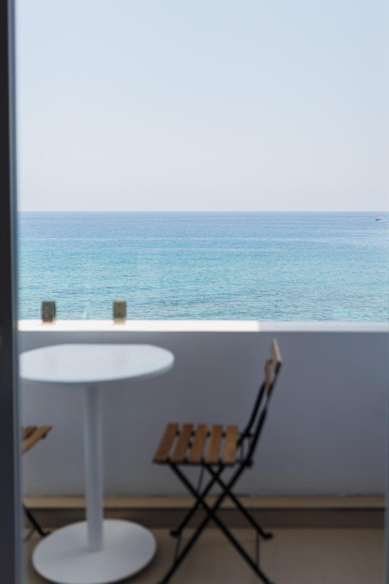 فندق Azure Bay Ayia Varvara المظهر الخارجي الصورة
