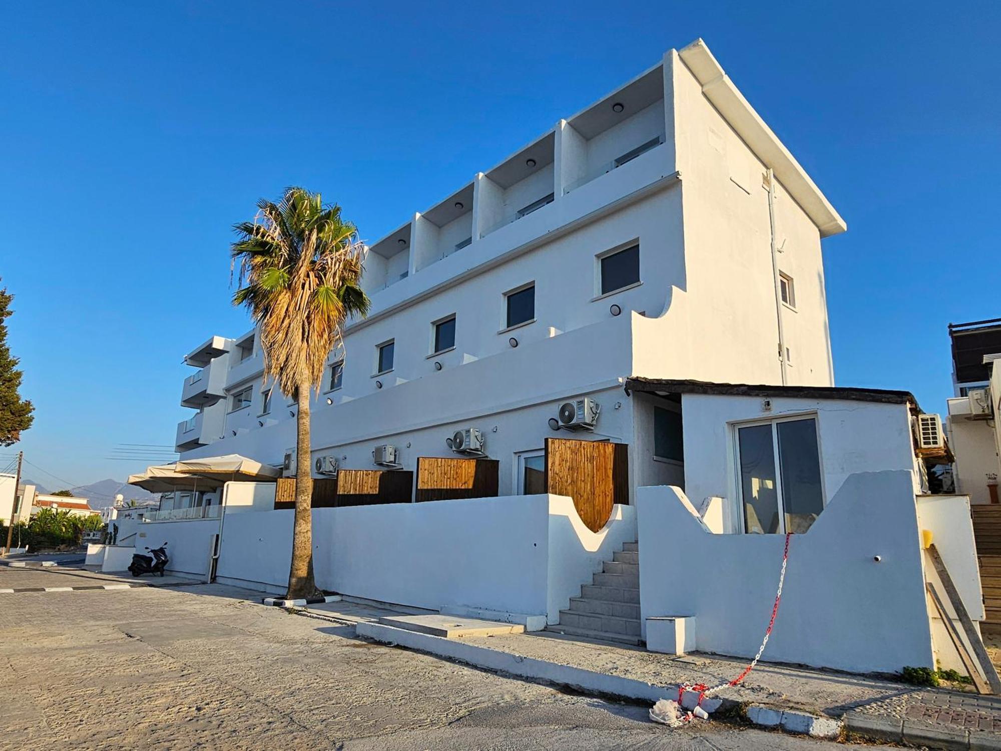 فندق Azure Bay Ayia Varvara المظهر الخارجي الصورة